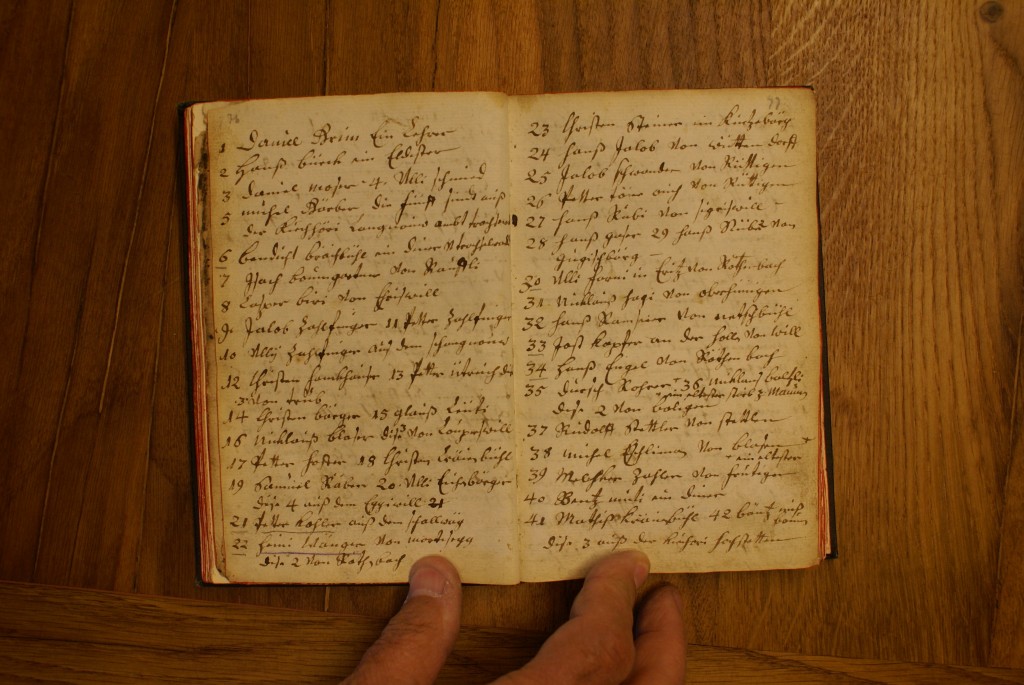 Eine Liste in der Röthenbacher Schenck-Chronik nennt die 1710 deportierten Täuferinnen und Täufer. Brechtbühl ist der links oben als Vierter Genannte.